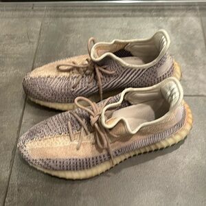 Yeezy 350 V2 Ash Pearl size 11.5